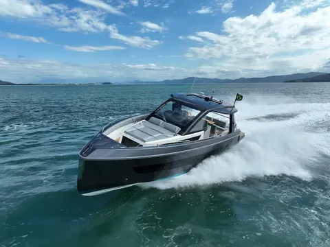 2027 Schaefer V44, photo 1 in Dania Beach, FL