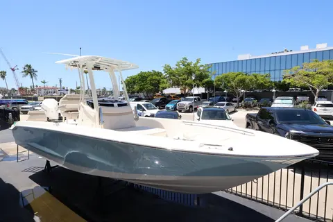 2027 Boston Whaler 250 Dauntless, photo 1 in Naples, FL
