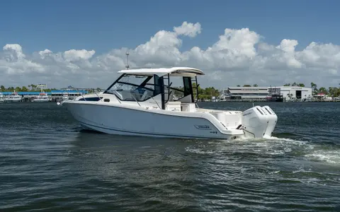 2026 Boston Whaler 325 Conquest, photo 1 in Fort Walton Beach, FL
