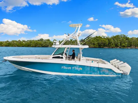 2020 Boston Whaler 380 Outrage, photo 1 in Naples, FL