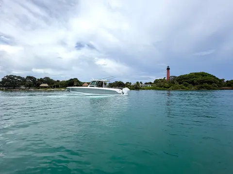 2026 Boston Whaler 380 Outrage, photo 1 in Jupiter, FL