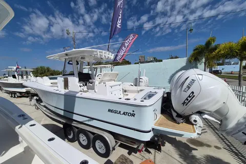 2026 Regulator 31, photo 1 in Riviera Beach, FL