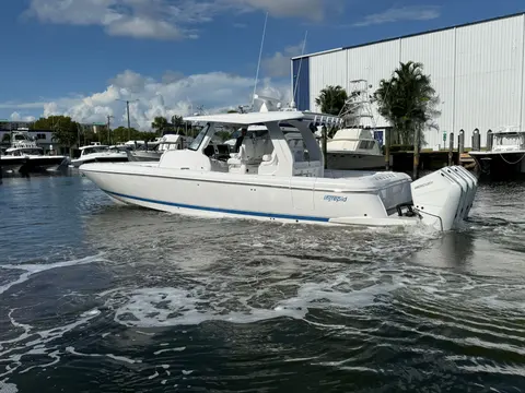 2027 Intrepid 43 Nomad SE, photo 1 in Dania, FL