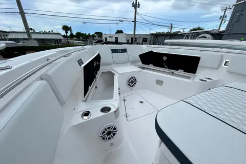 2027 Sea Fox 328 Commander, photo 1 in Pompano Beach, FL
