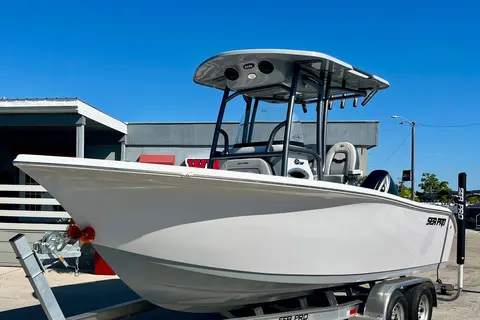 2027 Sea Pro 222 Center Console, photo 1 in Cape Coral, FL