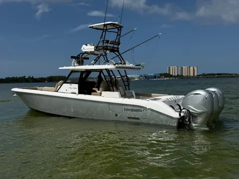 2022 Everglades 395 Center Console, photo 1 in Destin, FL