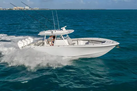 2024 Yellowfin 39 Offshore, photo 1 in Miami, FL