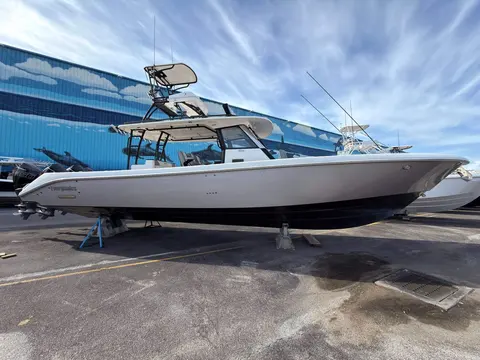 2017 Everglades 435 Center Console, photo 1 in Destin, FL