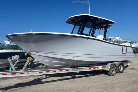 2025 Robalo R270 Center Console, photo 1 in Sarasota, FL