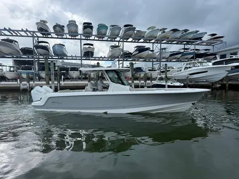 2026 Boston Whaler 330 Outrage, photo 1 in Sarasota, FL