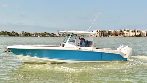 2026 Boston Whaler 330 Outrage, photo 1 in St Petersburg, FL