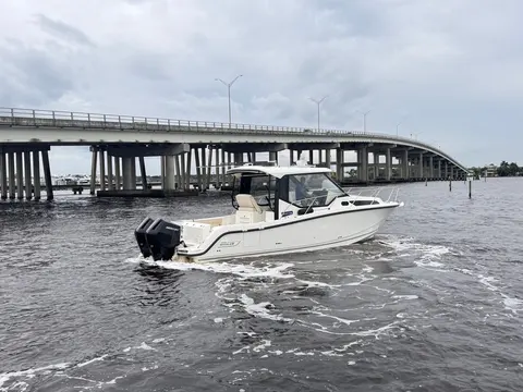 2026 Boston Whaler 325 Conquest, photo 1 in Stuart, FL