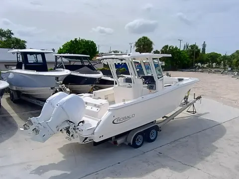 2025 Robalo R270 Center Console, photo 1 in Riviera Beach, FL