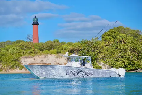 2023 SeaHunter 41 CTS, photo 1 in Stuart, FL