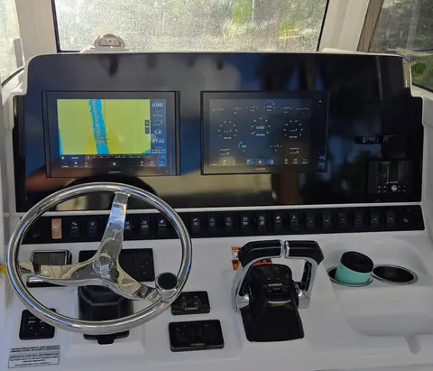 2018 Sea Hunt Gamefish 30FS, photo 1 in Key Largo, FL