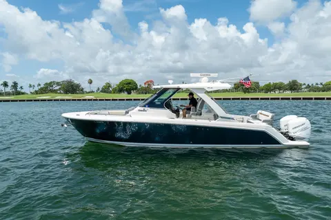 2022 Tiara Yachts 34 LS, photo 1 in North Miami, FL