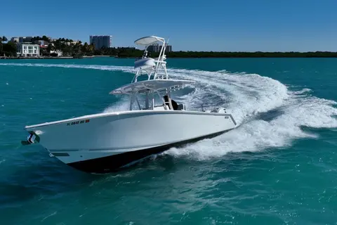 2019 Jupiter 38 HFS, photo 1 in Coral Gables, FL