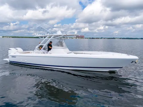 2014 Intrepid 327 Center Console, photo 1 in Miami, FL