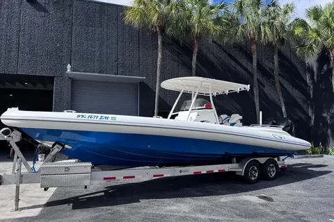 2014 Airship 330, photo 1 in Fort Lauderdale, FL