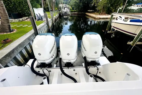 2018 Intrepid 375 Center Console, photo 1 in Palm Beach Gardens, FL