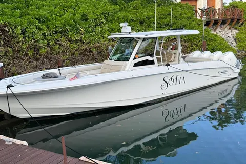 2021 Boston Whaler 380 Outrage, photo 1 in Miami, FL