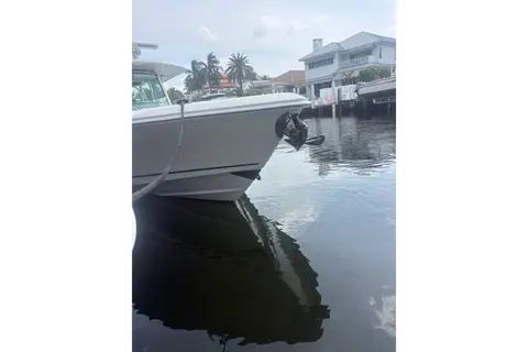2015 Boston Whaler 350 Outrage, photo 1 in Fort Lauderdale, FL