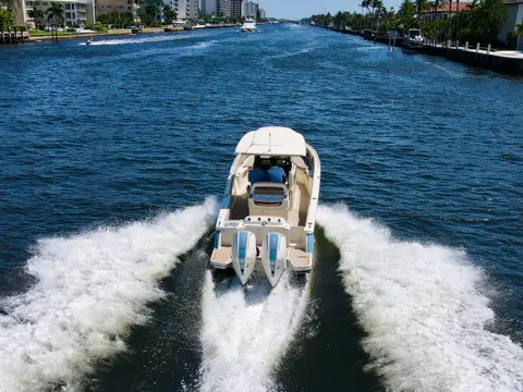 2026 Chris-Craft Catalina 28, photo 1 in Lighthouse Point, FL