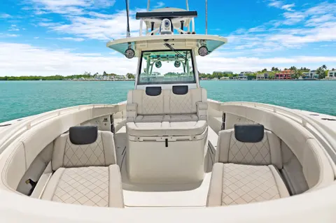 2017 HCB 3900 Speciale, photo 1 in Fort Lauderdale, FL