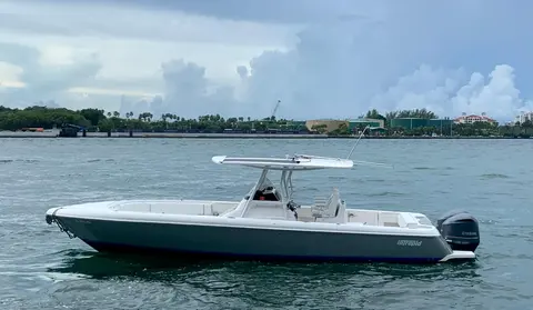 2012 Intrepid 327 Center Console, photo 1 in Miami, FL