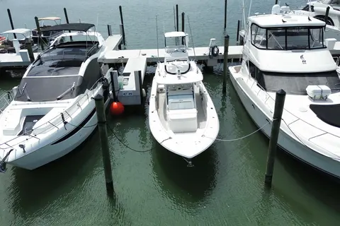 2018 Everglades 435 Center Console, photo 1 in Stuart, FL