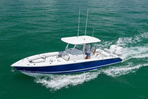 2027 Jupiter 32, photo 1 in Stuart, FL
