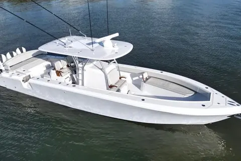 2027 Bahama 41, photo 1 in Fort Pierce, FL