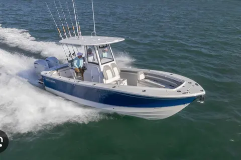 2025 Regulator 25, photo 1 in Lighthouse Point, FL