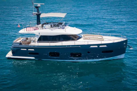 2012 Azimut Magellano 50, photo 1 in Jupiter, FL