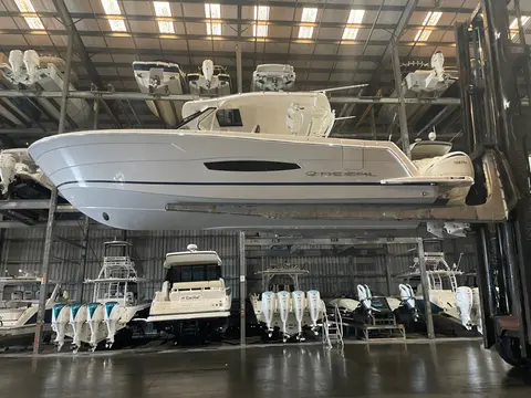 2023 Regal 38 SAV, photo 1 in Destin, FL