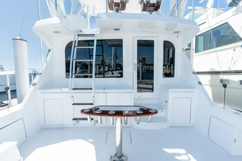 2004 Hatteras 60 Convertible, photo 1 in Coral Gables, FL