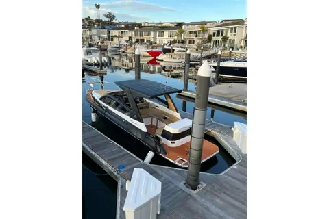 2027 Hanover 305, photo 1 in Destin, FL