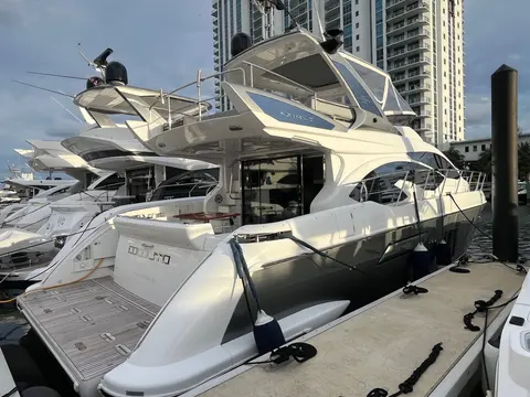2015 Azimut 54, photo 1 in Miami, FL