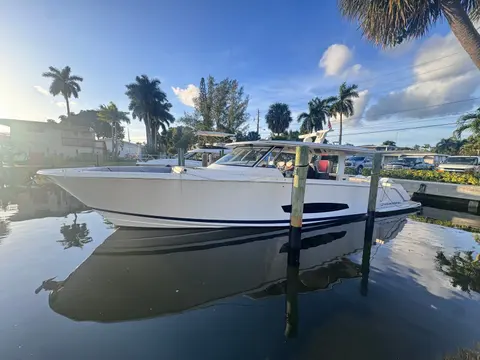 2026 Regal 50 SAV, photo 1 in Pompano Beach, FL