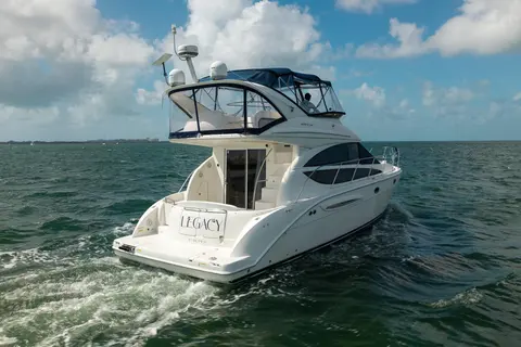 2009 Meridian 391 Sedan, photo 1 in Key Biscayne, FL