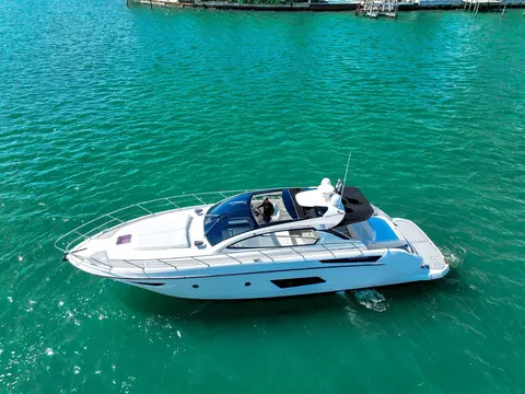 2014 Azimut Atlantis, photo 1 in Fort Lauderdale, FL