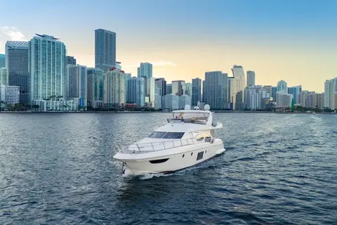 2012 Azimut 70, photo 1 in Miami Beach, FL