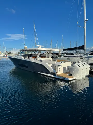 2025 Regal 50 SAV, photo 1 in POMPANO BEACH, FL