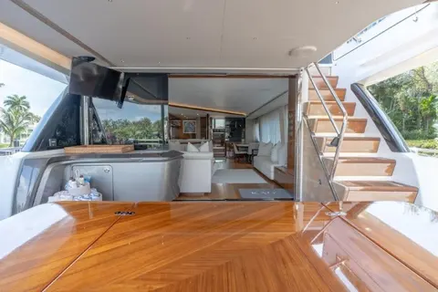 2019 Princess Y85, photo 1 in Palm Beach, FL