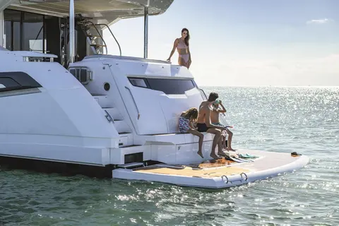 2021 Sunseeker Manhattan 68, photo 1 in Miami, FL