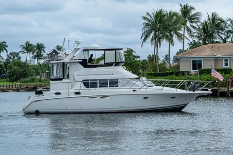 2000 Silverton 442 Cockpit Motor Yacht, photo 1 in Jupiter, FL