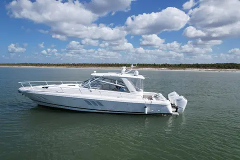 2009 Intrepid 475 Sport Yacht, photo 1 in Palm Harbor, FL