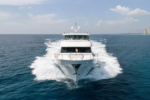 2013 Ocean Alexander 90 Skylounge Motoryacht, photo 1 in North Palm Beach, FL