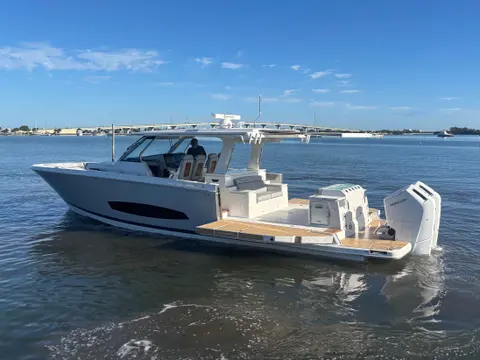 2026 Regal 43 SAV, photo 1 in Jensen Beach, FL