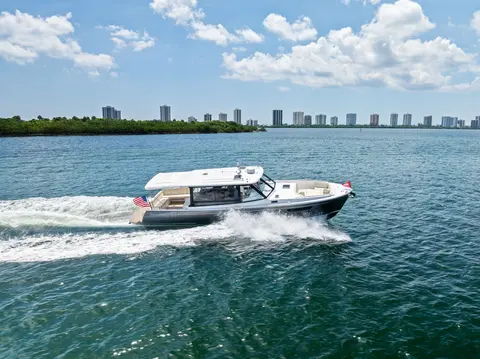 2025 MJM 4, photo 1 in West Palm Beach, FL